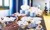 Ristorante a Buffet con Vino Bianco e Succhi