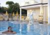 Hotel con piscina attrezzata e ben curata