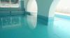 Piscina coperta con acqua riscaldata