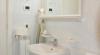 Bagno con doccia Hotel Porto di Ischia