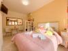 Monolocale con letto matrimoniale king-size