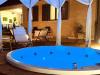 Patio con Jacuzzi e vista su Assisi
