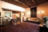 Albergo sul Lago Trasimeno, salone ambiente rustico