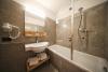 Bagno trilocale executive con vasca e doccia
