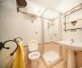 camere con bagno privato con doccia a Roma