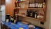 Prodotti tipici in cucina attrezzata in Dependance
