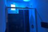 Box doccia con luce led appartamento-vacanze San-Vito-lo-Capo