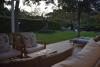 Giardino con Salottino in villa a Punta Ala