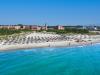 Resort fronte spiaggia con mare digradante