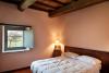Letto Matrimoniale con finestra sul giardino