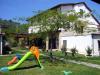 Agriturismo per famiglie Abruzzo parco giochi bambini