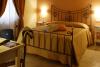 Suite Assisi letto matrimoniale, armadio, scrittoio