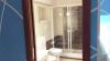 Ampio bagno interno con doccia