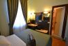 Camera bagno privato scrivania wi-fi Assisi Umbria