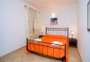Zona notte con letto matrimoniale nel Cilento