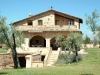 casale con uliveto intorno