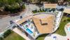 A Pula Vasca Idromassaggio e Piscina-Blu Boutique
