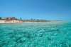 Acqua cristallina fronte villaggio a Marsa Alam