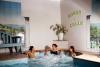 Relax in Piscina Coperta Riscaldata Relais Umbria