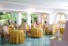 Ristorante interno aperto a cena con piatti campani