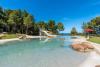 Resort Pollina con piscina per adulti e bambini