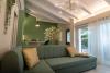 Suite Sara: Terrazzo, divano con Smart TV 70"