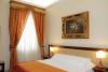 Camera in hotel 4 stelle con ristorante