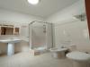 Albergo Gruppi Roma: Bagno con doccia set cortesia