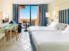 Ampie camere con vista in villaggio fronte mare