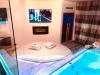 Camera Matrimoniale con caminetto e Smart tv