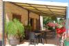 Giardino con veranda e piscina country-house Macerata