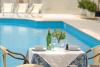 Aperitivo a Bordo Piscina in Hotel