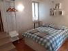 Bilocale con letto matrimoniale e armadio 