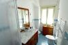 Bagno pulito e luminoso con Doccia.
