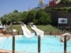 Piscina con scivoli per tuffi