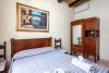 B&B con camere matrimoniali, armadio, tv Furio-Camillo-Roma