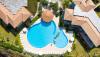 Villaggio con piscina adulti e bambini 