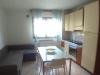 Regina4 dettaglio cucina tavolo elettrodomestici Ancona