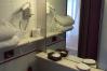 Camere con bagno privato in Hotel Aprilia