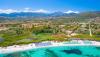 Resort sul mare e immerso nel verde 