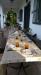 La cena all'aperto che offre la Villa