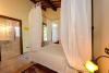 Junior Suite: Letto Baldacchino e Vasca-idromassaggio singola