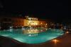 Resort 4 stelle Calabria piscina di notte 
