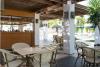 Veranda all'aperto con bar hotel pugliese
