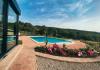 Piscina con lettini e sdraio villa-privata Lago-Trasimeno