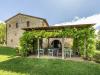 Spazioso Gazebo attrezzato in Villa