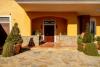 Ingresso villa-vacanza a Laureana Cilento area giochi bambini