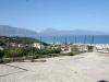 Famiglie in vacanza vista mare