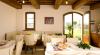 Sala colazione in agriturismo nella campagna di Assisi