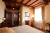 Albergo a Pozzuolo, camera matrimoniale con Tv, Wi-fi